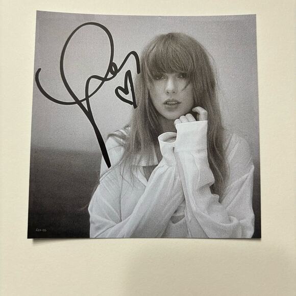 Fanmade Taylor Swift Signed CD Print Set (Reprints) - Picture 12 of 16